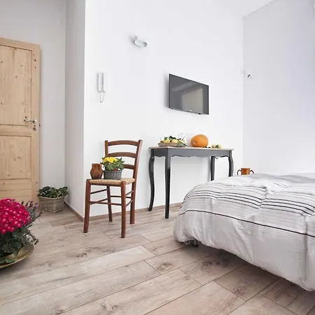 Porta Degli Antichi Casali Bed & Breakfast